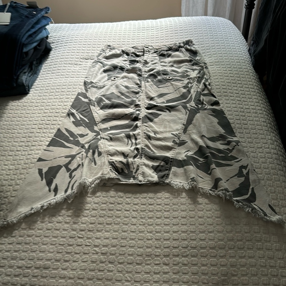 EUC - Women’s XCVI Asymmetric midi-skirt. Size XS. Cream camo color.